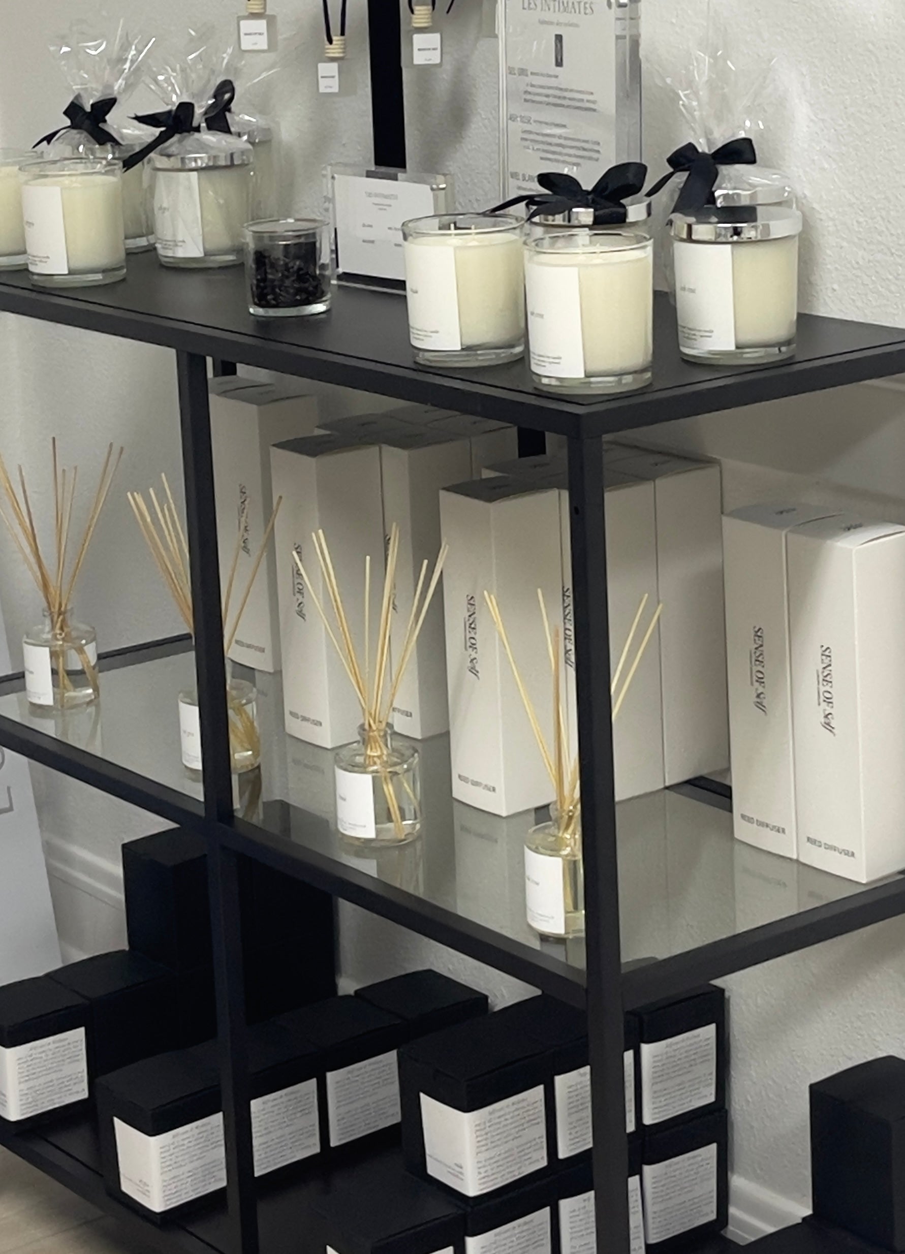 LES INTIMATES( VALENTINES DAY EXCLUSIVE)